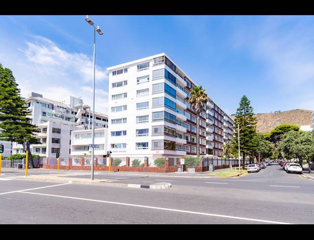 3 BEDROOM APARTMENT FOR SALE IN SEA POINT